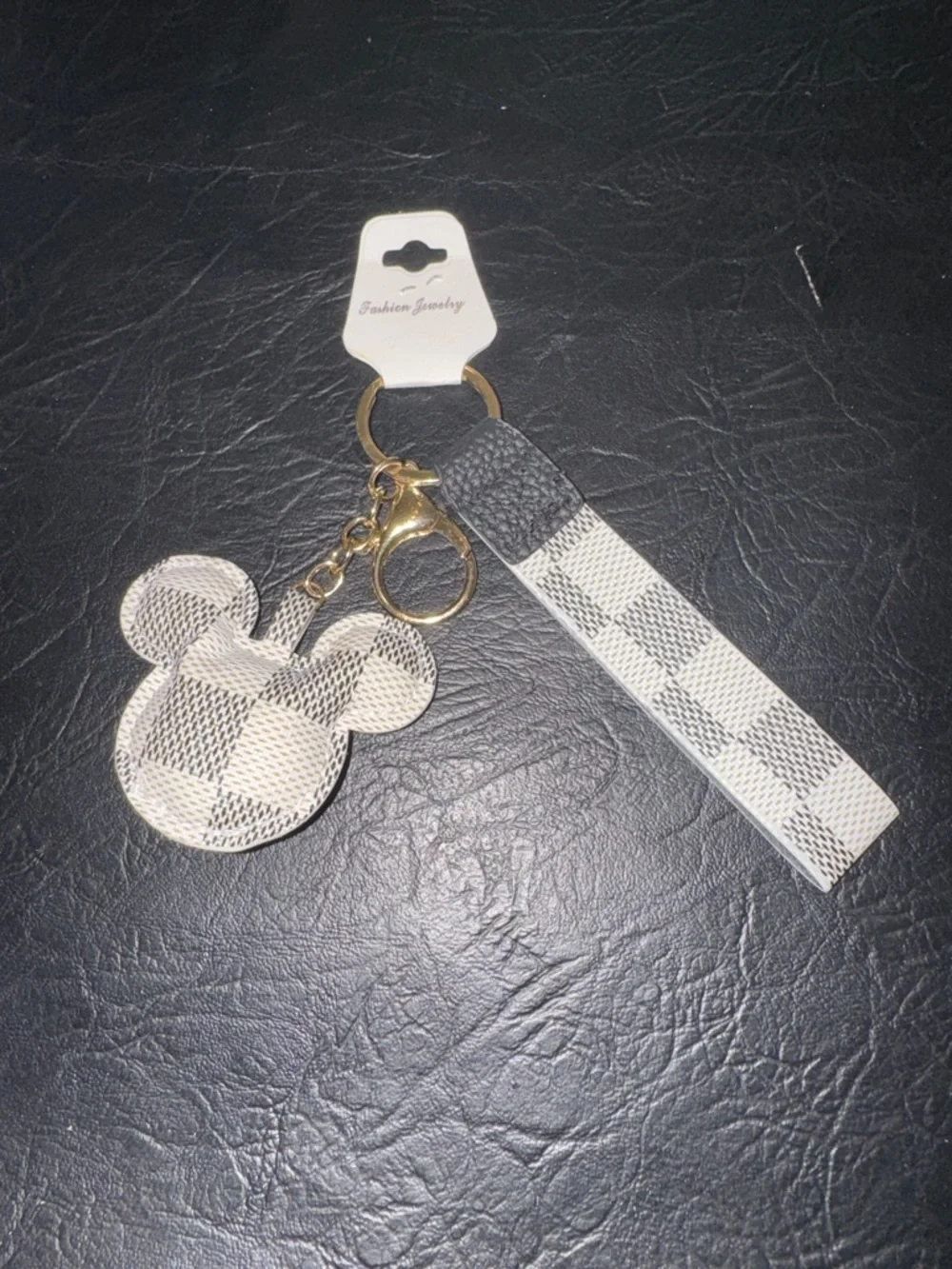 Checkerboard Minnie Ear Keychain with Tan Bow NEW (SS)